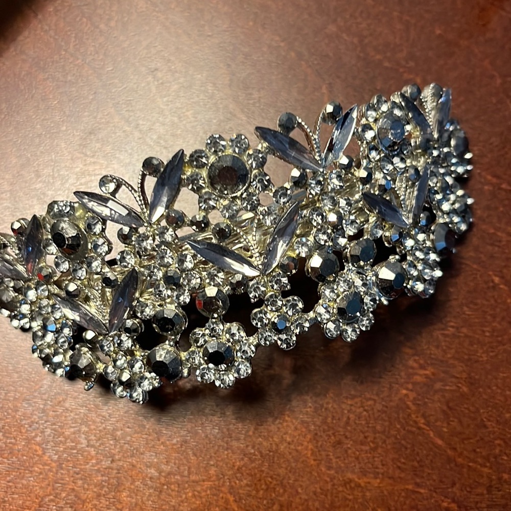Hair clip- perfect for dance competitions or formal dances! Never used -$8